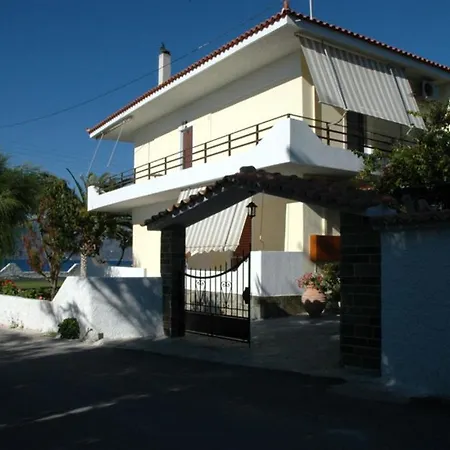 Marina Παραλία Καλλονής